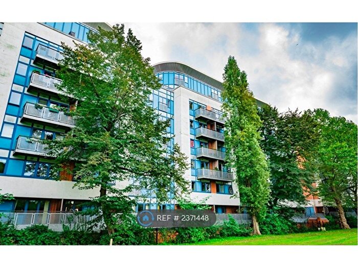 1 Bedroom Flat To Rent In Tay Court, London, E2