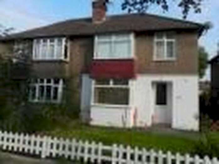 2 Bedroom Maisonette To Rent In Windsor Road, High Barnet, London, EN5