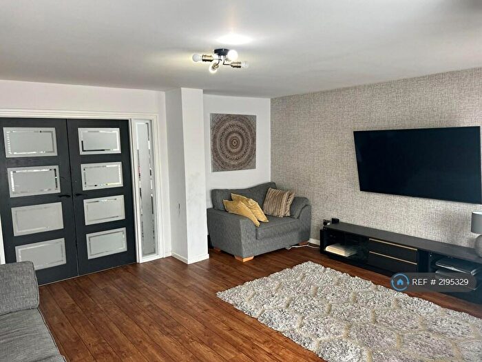 5 Bedroom Semi-Detached House To Rent In Lonsdale Crescent, Dartford, DA2