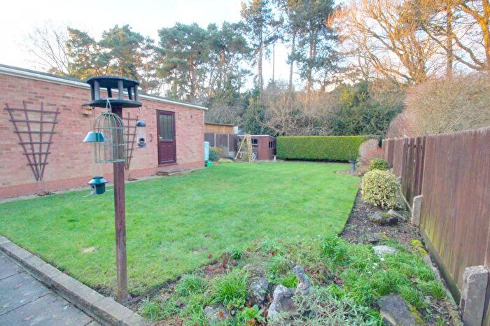 2 Bedroom Detached Bungalow To Rent In Brookside Crescent, Cuffley, EN6