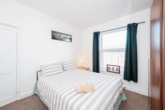 3 Bedroom Terraced House For Sale In Ford Street, Kettering, NN16