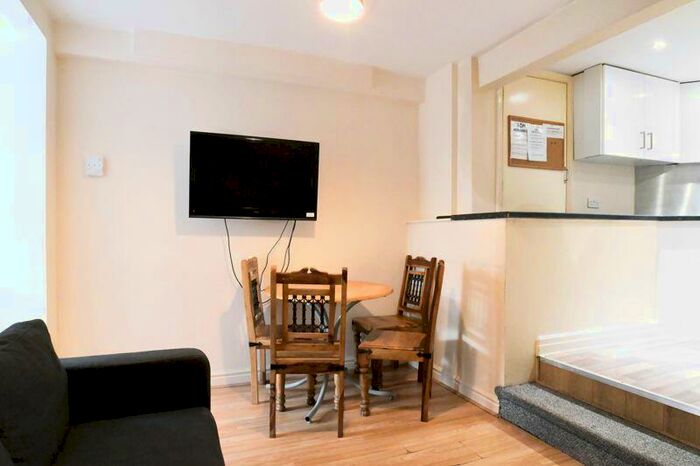 6 Bedroom Terraced House To Rent In White Street, Brighton, BN2