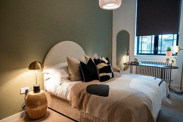 2 Bedroom Duplex To Rent In The Didsbury, London, E6