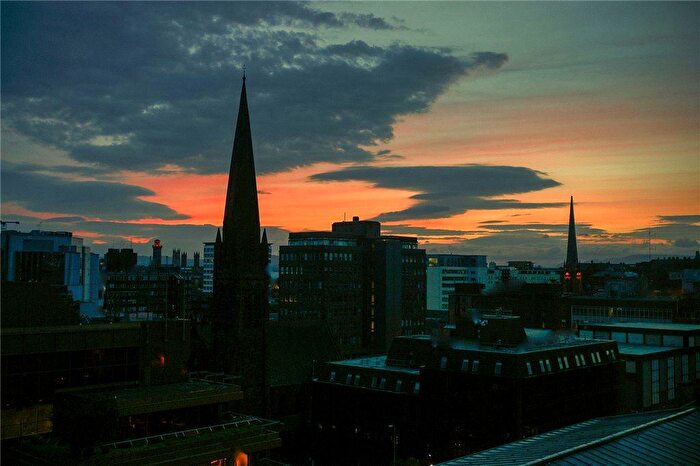 2 Bedroom Duplex To Rent In Bothwell Street, Glasgow, G2