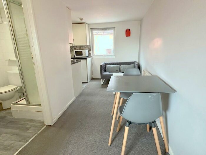 1 Bedroom Flat To Rent In Cobden Street Nottingham, NG7