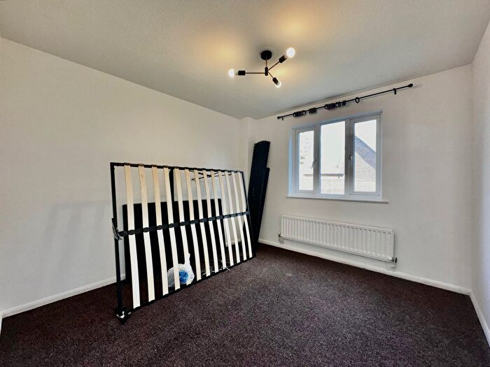 5 Bedroom Detached House To Rent In Primrose Lane, Croydon, CR0