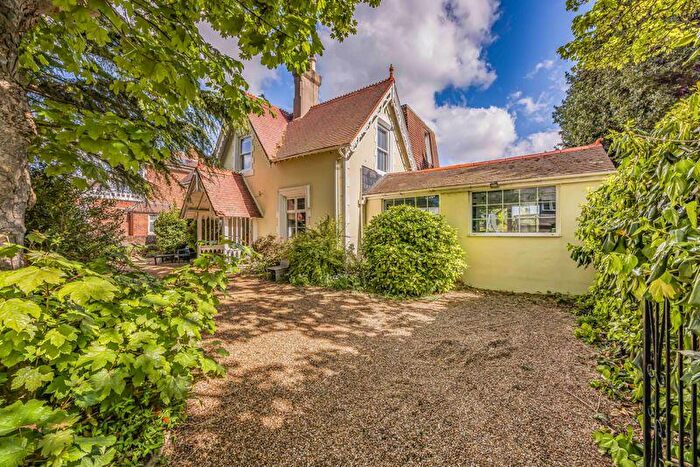 5 Bedroom Detached House For Sale In Auckland Road East, Southsea, PO5