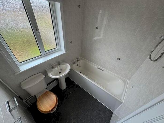 2 Bedroom End Of Terrace House To Rent In Duncarse Road, Dundee, DD2