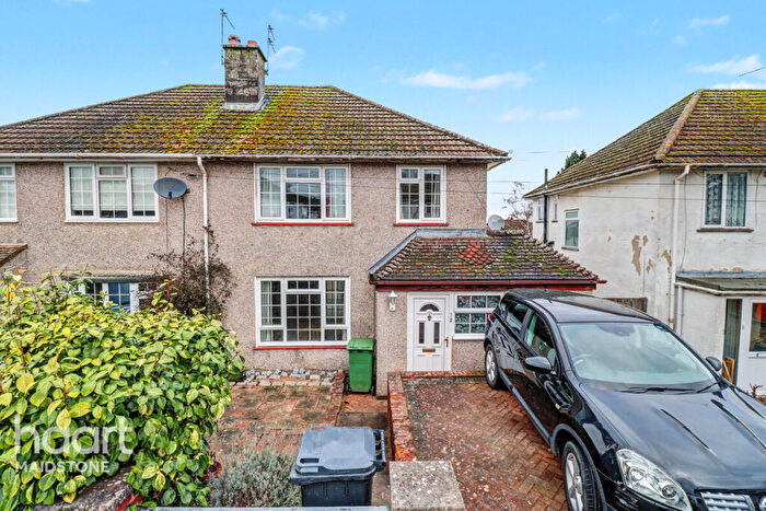 3 Bedroom Semi Detached House For Sale In Surrey Road, Maidstone, ME15