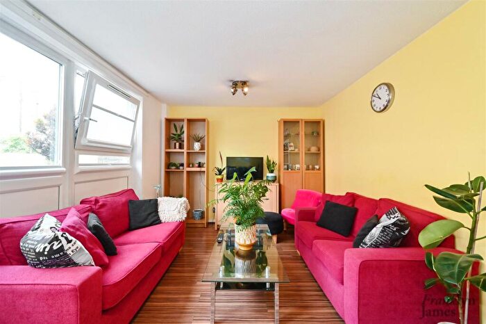 3 Bedroom Maisonette To Rent In Lipton Road, London, E1