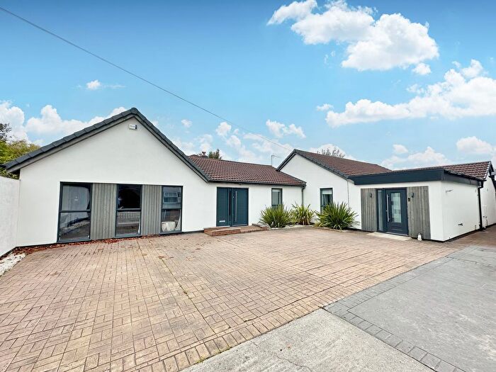 4 Bedroom Detached Bungalow For Sale In Manor Drive, Upton, CH49