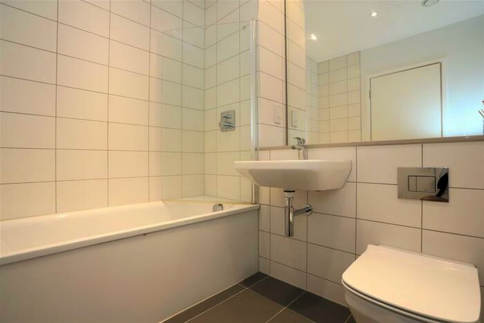 2 Bedroom Apartment To Rent In Block A :: Local Blackfriars, M3