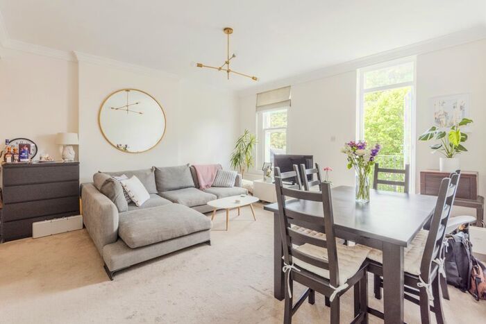 2 Bedroom Flat To Rent In Greencroft Gardens, London, NW6