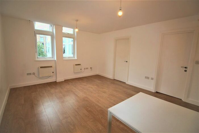 1 Bedroom Flat To Rent In High Street, Edgware, HA8