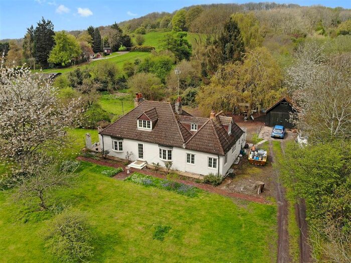 3 Bedroom Detached House For Sale In Great Buckland, Luddesdown, Gravesend, DA13