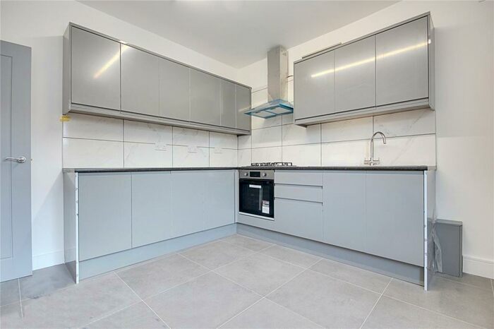 4 Bedroom Terraced House To Rent In Kingsway, Enfield, EN3