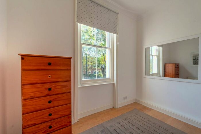 2 Bedroom Flat To Rent In Friars Stile Road, Richmond Hill, Richmond, TW10