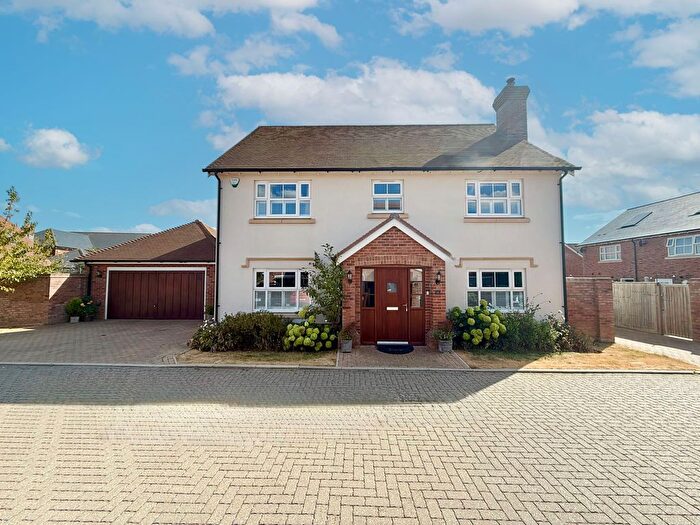 4 Bedroom Detached House For Sale In Crabtree Close, Great Horwood, MK17