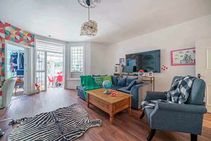 2 Bedroom Flat For Sale In Shirland Road, London, W9