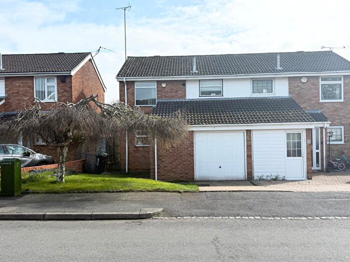 3 Bedroom House For Sale In Buckingham Drive, Stopsley, Luton, Bedfordshire, LU2