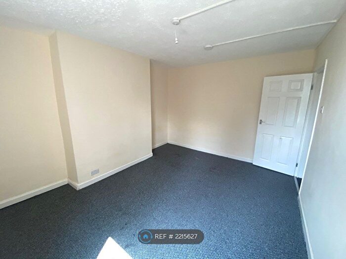 Studio To Rent In Osborne Road, Tuebrook, Liverpool, L13