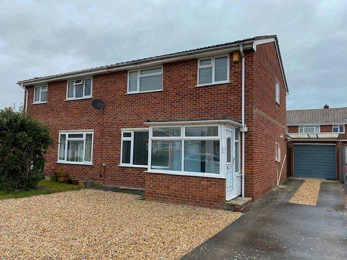 3 Bedroom Semi-Detached House To Rent In Broadhurst Gardens, Burnham-On-Sea, TA8