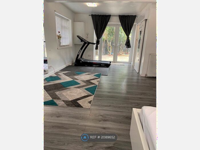 Studio To Rent In Ockelford Avenue, Chelmsford, CM1