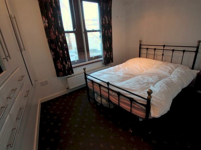 1 Bedroom Flat To Rent In St Michaels Road, Headingley, Leeds, LS6