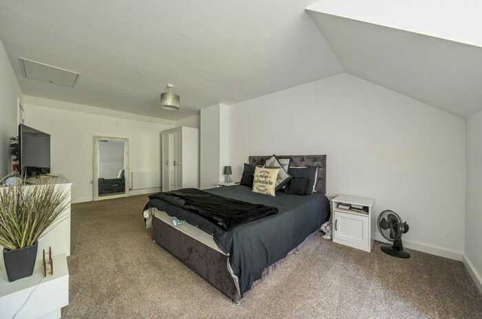 3 Bedroom Terraced House For Sale In Pinewood Way, Chichester, PO19