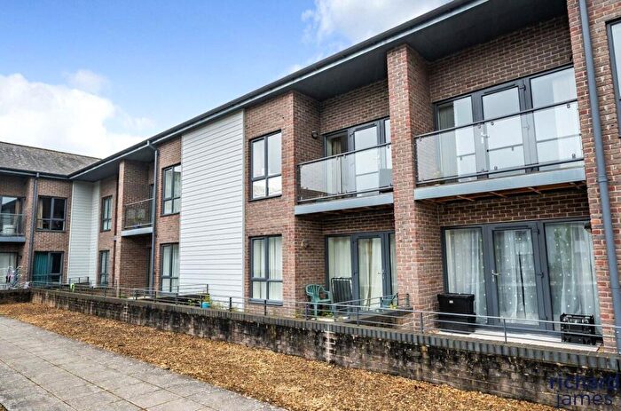 1 Bedroom Flat For Sale In Fire Fly Avenue, Swindon, SN2