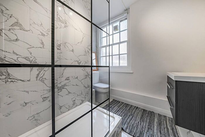 1 Bedroom Flat To Rent In Regency Street, Westminster, London, SW1P