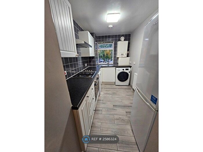 1 Bedroom Flat To Rent In Whernside Close, London, SE28