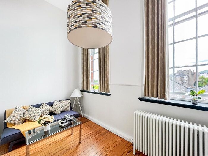 1 Bedroom Flat To Rent In Flat, Mcdonald Road, Edinburgh, EH7