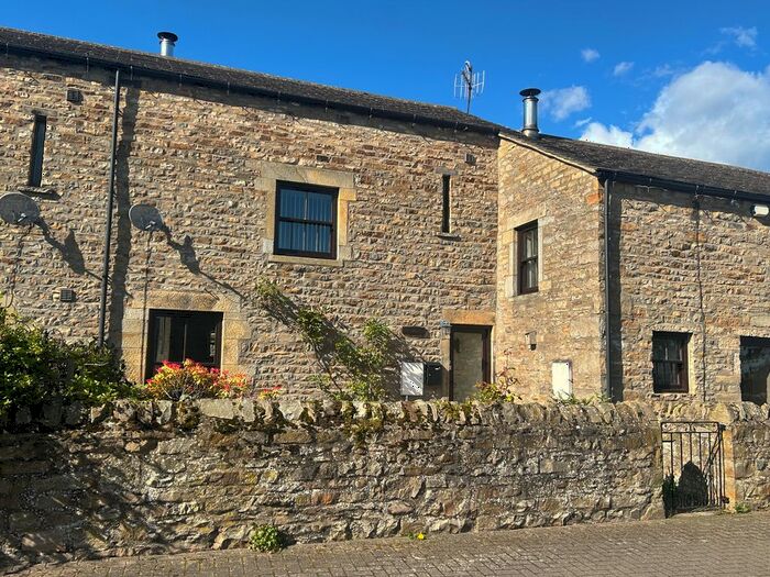 2 Bedroom Barn Conversion To Rent In Briar Close, Leyburn, DL8