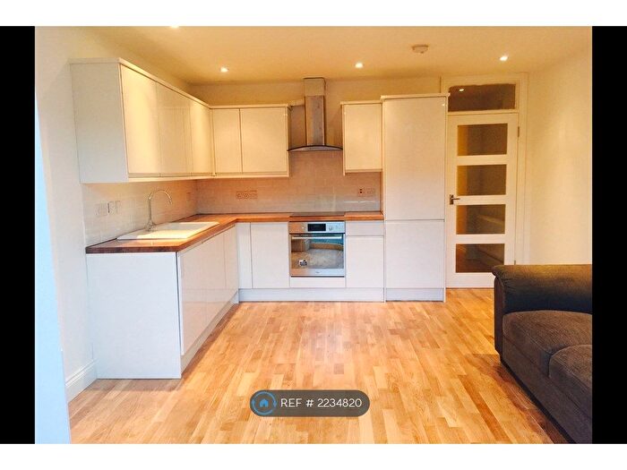2 Bedroom Flat To Rent In Vicarage Grove, Camberwell Brixton, Oval Elephant &amp; Castle, SE5