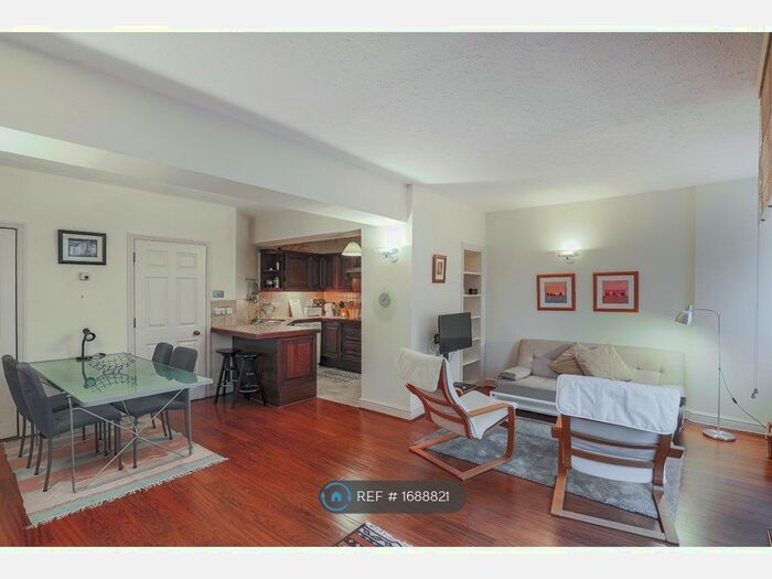 Studio To Rent In Gun Wharf, London, E1W