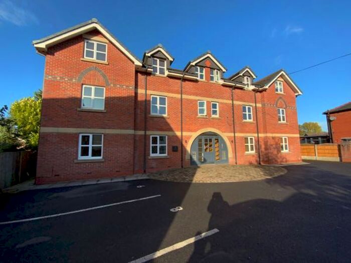 2 Bedroom Flat To Rent In Church Street, Westhoughton, Bolton, BL5