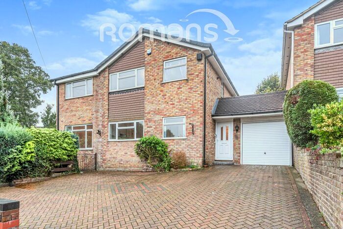 4 Bedroom Detached House To Rent In Chapel Hill, Tilehurst, Reading, RG31