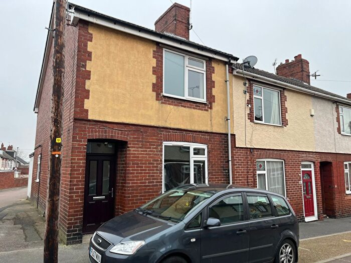 3 Bedroom End Terrace House To Rent In Wesley Street, Pontefract, WF9