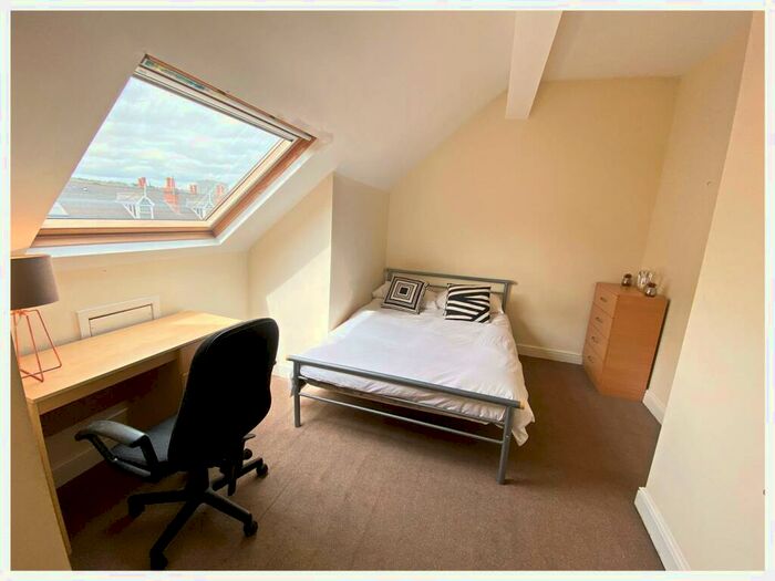 5 Bedroom Terraced House To Rent In Club Garden Road, S11