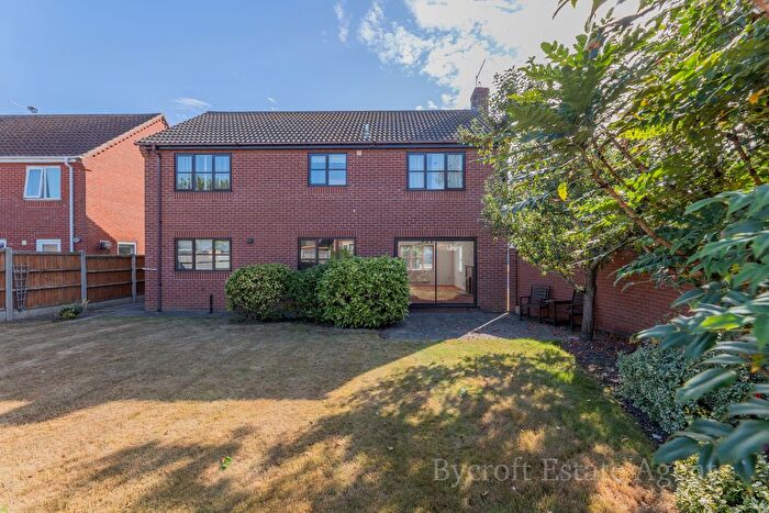 4 Bedroom Detached House For Sale In El Alamein Way, Bradwell, NR31