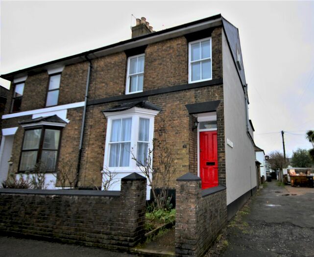 3 Bedroom Detached House To Rent In Cambridge Road, Walmer, Deal, CT14
