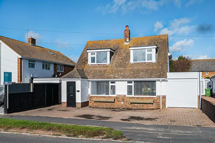 4 Bedroom Detached House For Sale In Arundel Road, Peacehaven, BN10