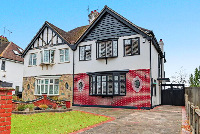 3 Bedroom Semi Detached House For Sale In Lifstan Way, Thorpe Bay, SS1