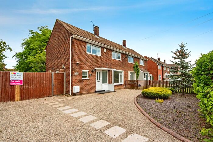 3 Bedroom Semi-Detached House For Sale In Mollands Lane, South Ockendon, RM15
