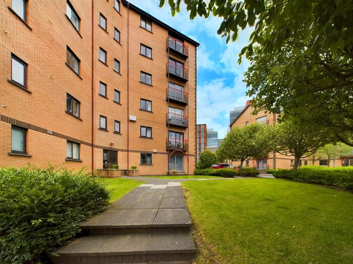 2 Bedroom Flat To Rent In Riverview Gardens, Tradeston, G5