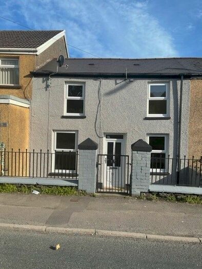 3 Bedroom Link Detached House To Rent In Llwydarth Road, Maesteg, CF34