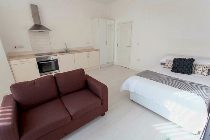 1 Bedroom Flat To Rent In Beech Street, L7