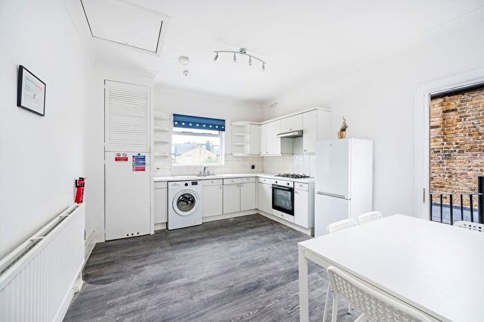 4 Bedroom Flat To Rent In Greswell Street, Fulham, London, SW6
