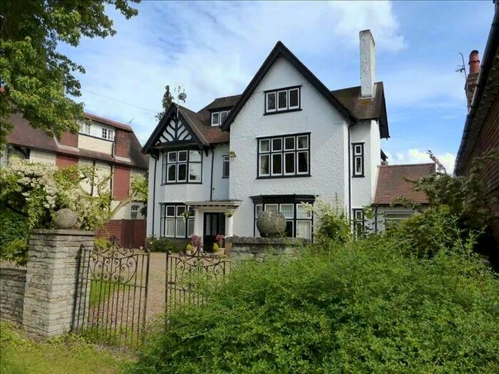 3 Bedroom Flat To Rent In Maidenhead, Berkshire, SL6